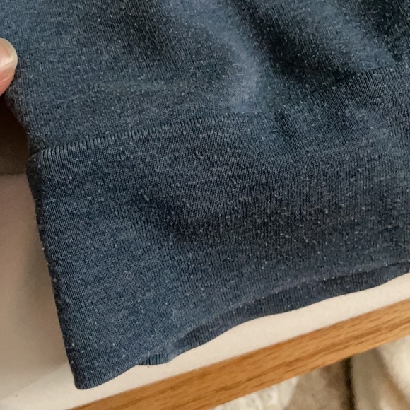 VTG Elizabeth & James Sweatshirt tee - Picture 8 of 15